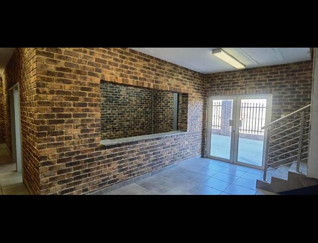 INDUSTRIAL PROPERTY TO RENT IN N4 GATEWAY INDUSTRIAL PARK